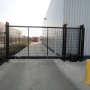 Industriële poorten met draadpanelen zwarte kleur